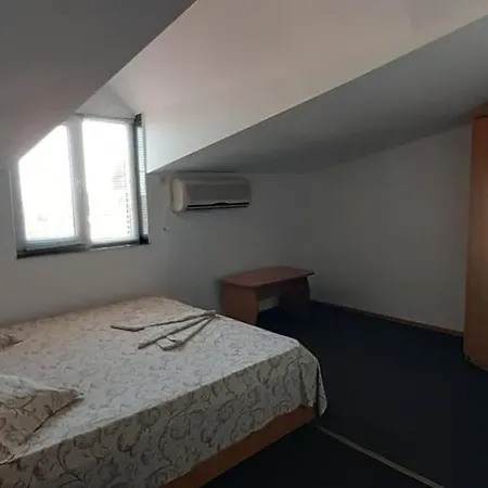 招待所 Ema 艾福雷诺德