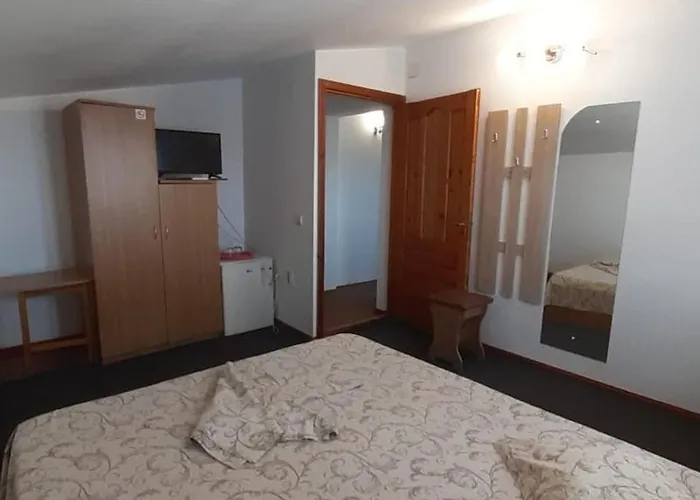 Ema ゲストハウス 3*