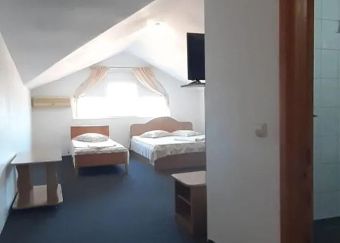 Ema 招待所 艾福雷诺德